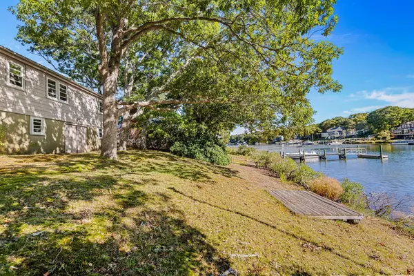 82 Edgewater Drive, East Falmouth, MA 02536