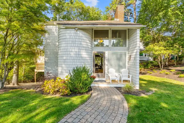 44 Summersea Road, Mashpee, MA 02649