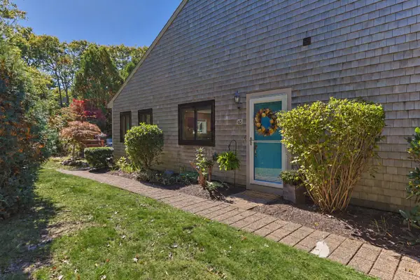 65 Roundhouse Road #UNIT 65, Bourne, MA 02532