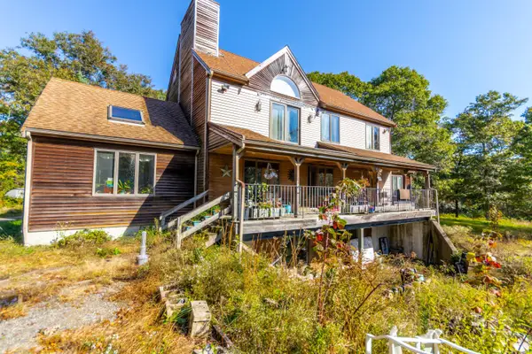 31 Quashnet Road, Mashpee, MA 02649