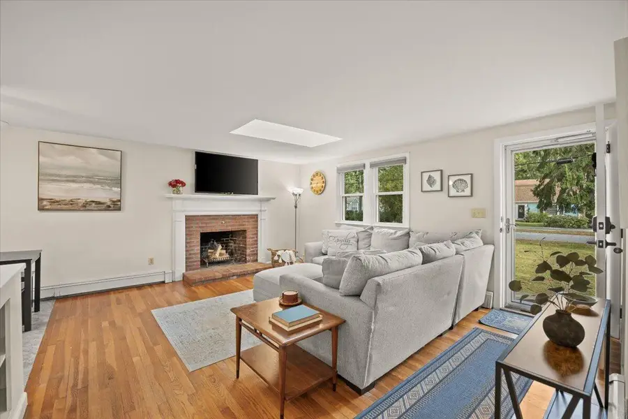 11 Regis Road, East Falmouth, MA 02536 - #3