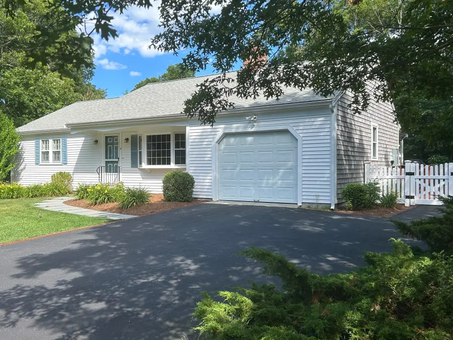 4 Frost Avenue, West Yarmouth, MA 02673 - #3