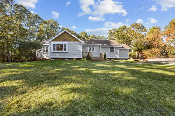 50 Head Of The Bay Road, Buzzards Bay, MA 02532
