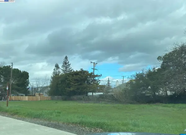 1698 D Street, NAPA, CA 94559