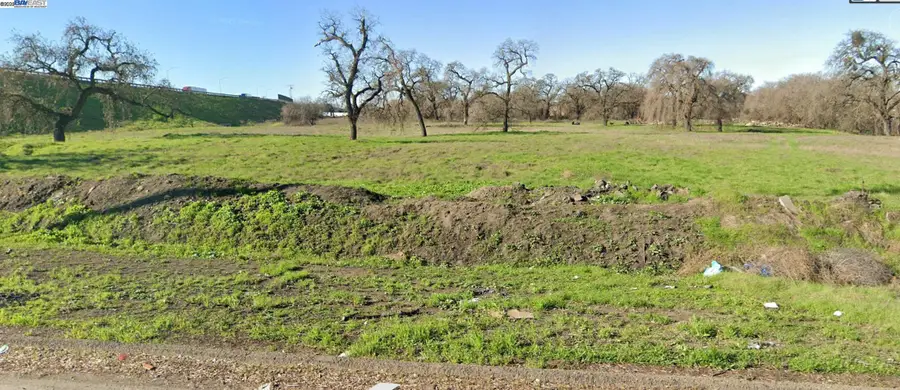 4555 McKinley Avenue, Stockton, CA 95206 - #3