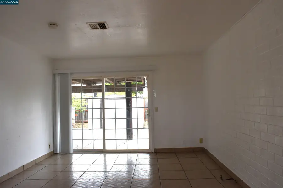 130 Kennison Ct., Vallejo, CA 94589 - #3