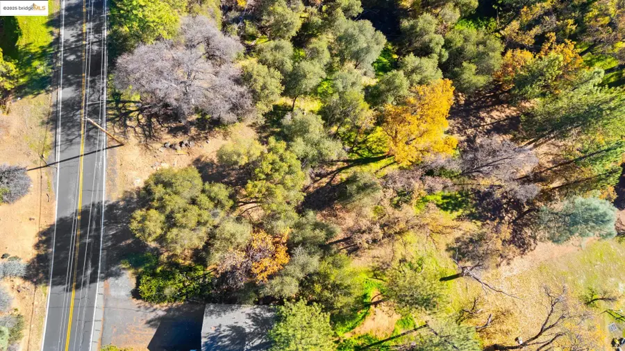 19364 Ferretti Rd, Groveland, CA 95321 - #2