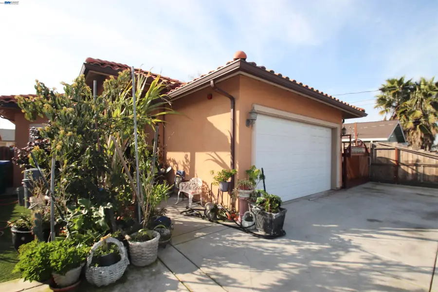 2511 Laurel, Stockton, CA 95206 - #2