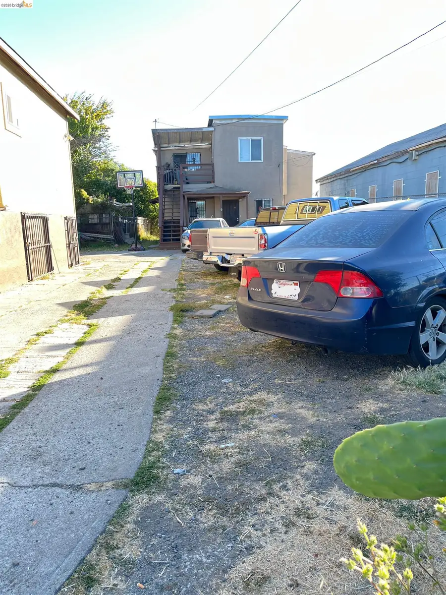 381A, 381B 34Th St, Richmond, CA 94804 - #3