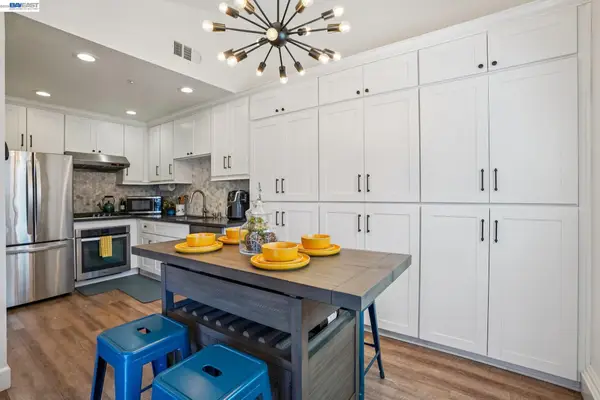 1255 Los Robles Ave  #9, PASADENA, CA 91104
