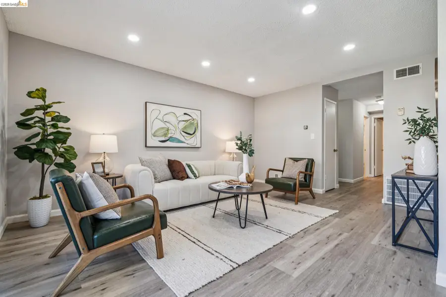 2614 Warring St  #6, Berkeley, CA 94704 - #3