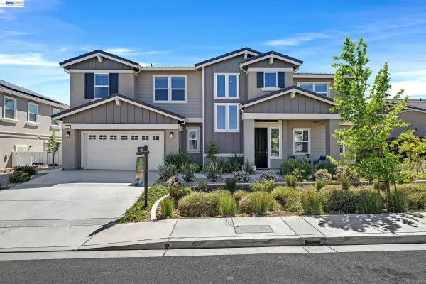 271 Eagle Nest Dr, OAKLEY, CA 94561