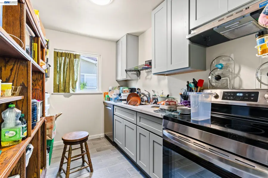 1251 Bellina St, Hayward, CA 94541 - #2