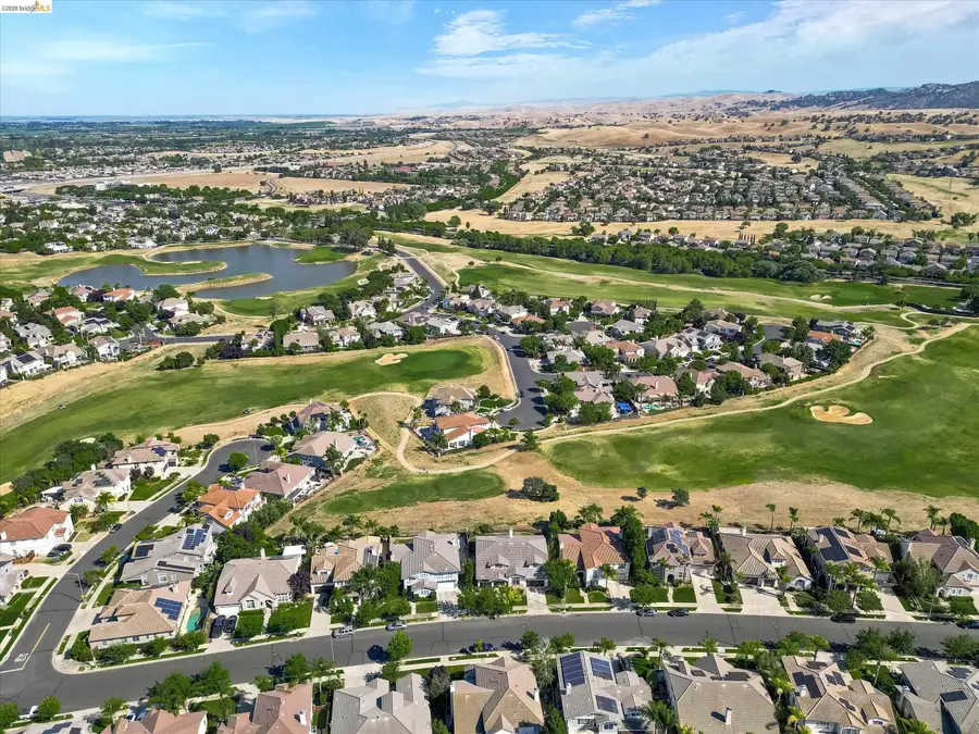 547 Lakeview Dr, Brentwood, CA 94513 - #2