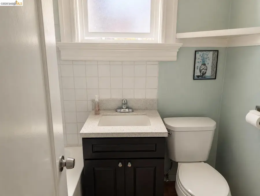 1086 66Th St, Oakland, CA 94608 - #3