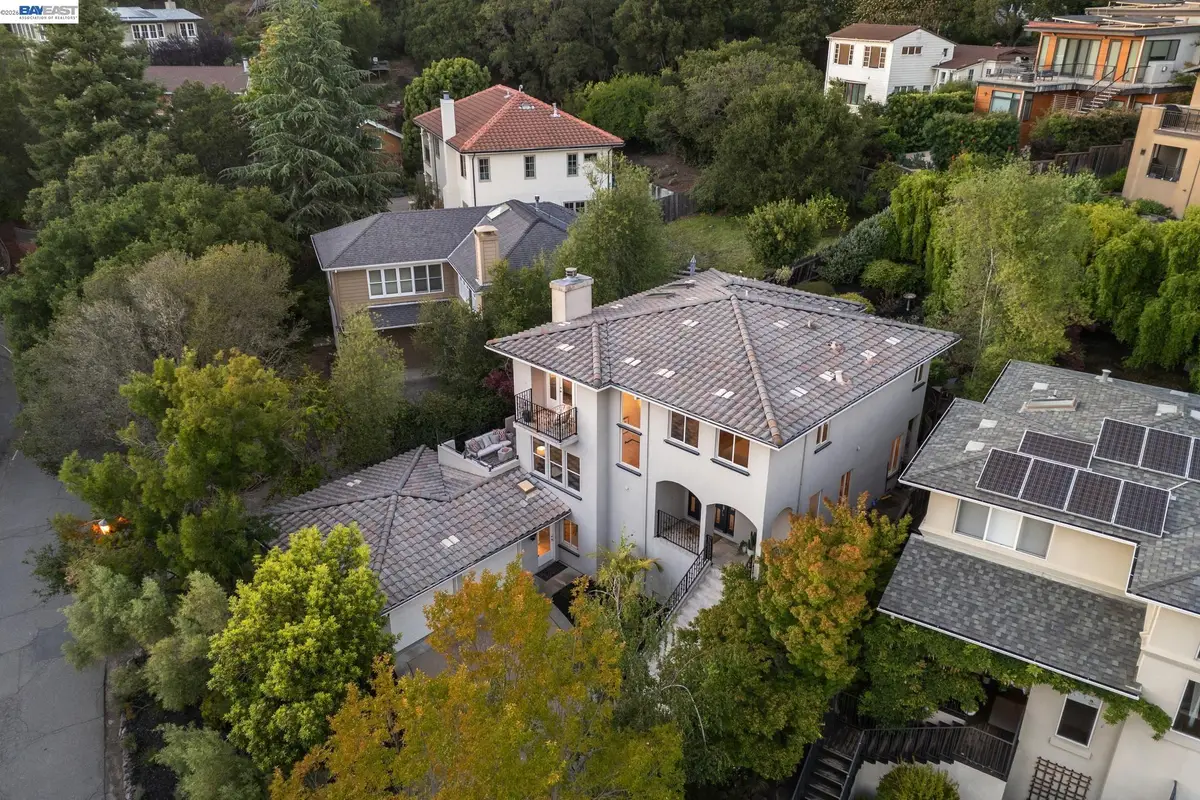 1028 AQUARIUS WAY, Oakland, CA 94611 - #1