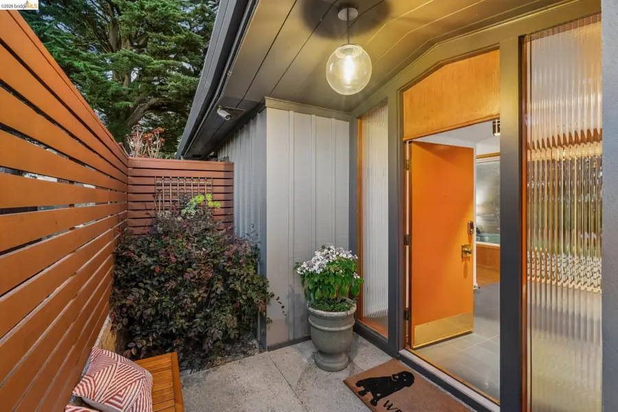 6941 Ridgewood Way, Oakland, CA 94611 - #2