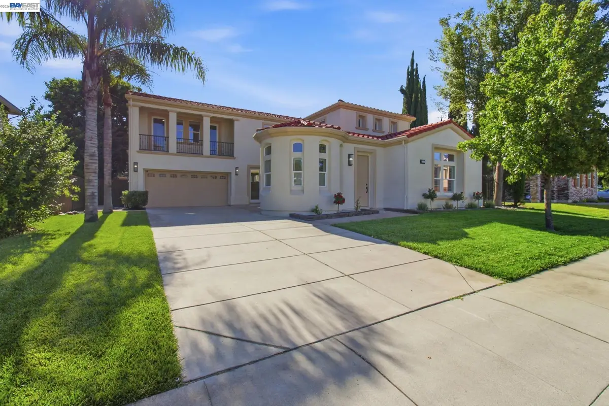 2200 Lotus Way, Tracy, CA 95376 - #1