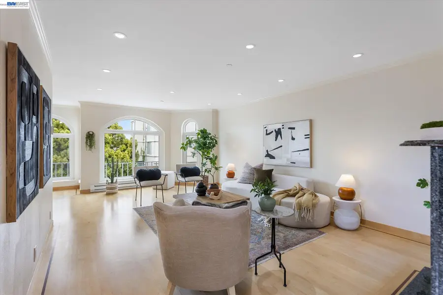 20 Dorado Ter  #Penthouse, San Francisco, CA 94112 - #2