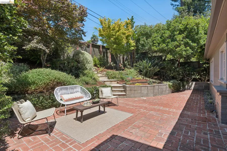 2339 Thackeray Dr, Oakland, CA 94611 - #3