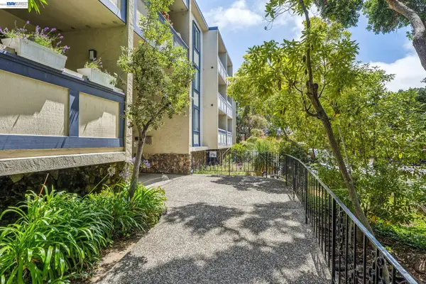 955 Shorepoint Ct  #111, ALAMEDA, CA 94501