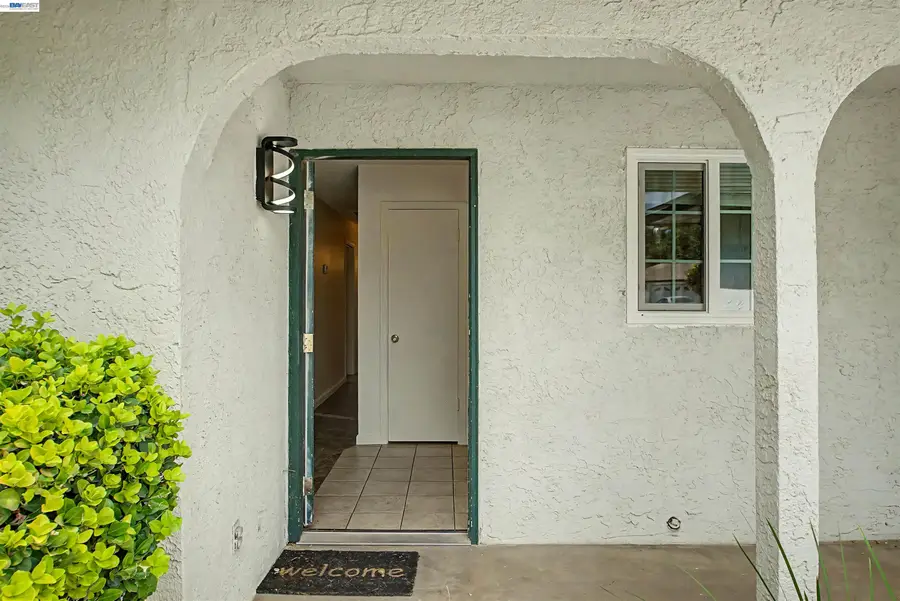 204 Clemmensen Ave, Madera, CA 93637 - #3