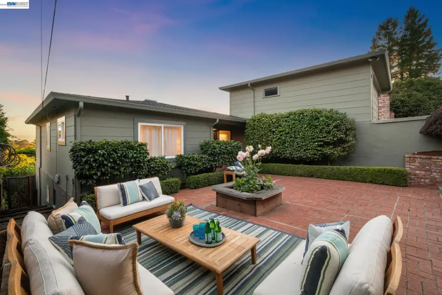 6957 ARMOUR DRIVE, Oakland, CA 94611 - #3