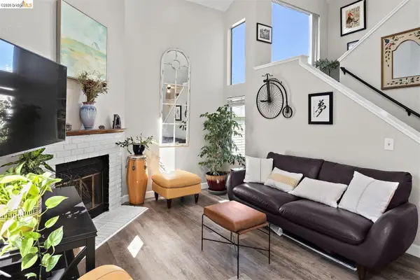 3687 Maple AVE  #9, OAKLAND, CA 94602