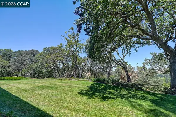 2724 Ptarmigan Dr  #8, WALNUT CREEK, CA 94595