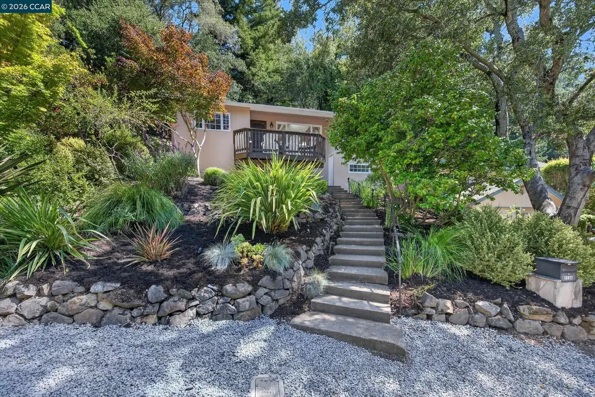 1130 Glencourt Dr, Oakland, CA 94611 - #1
