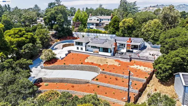 4363 Short Hill Road, OAKLAND, CA 94605