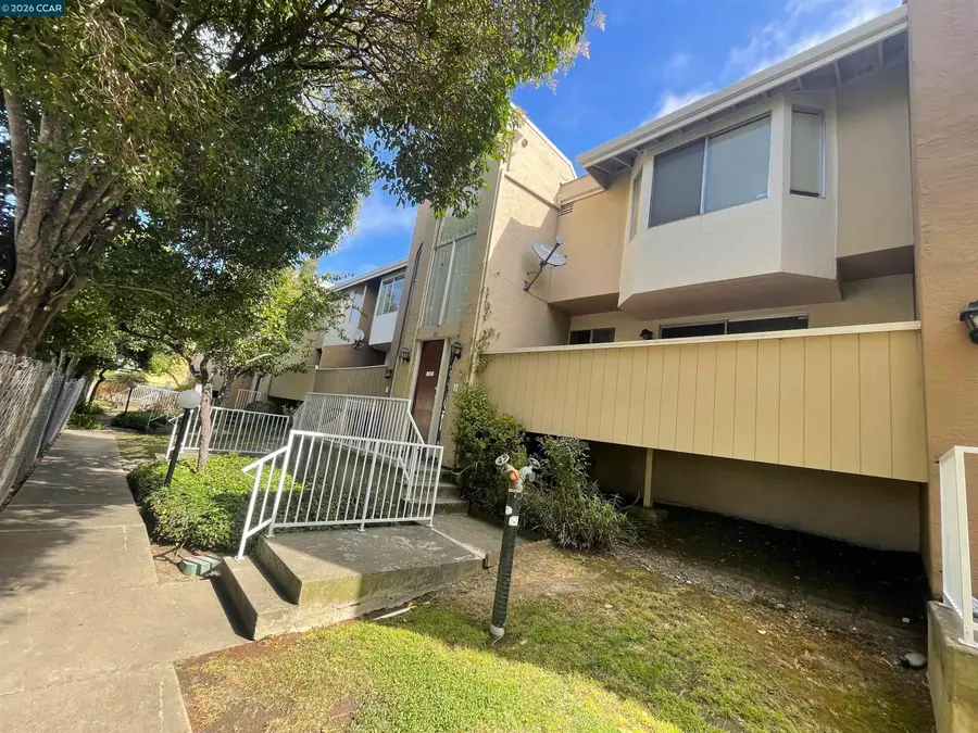2121 Vale Rd  #15, San Pablo, CA 94806 - #2