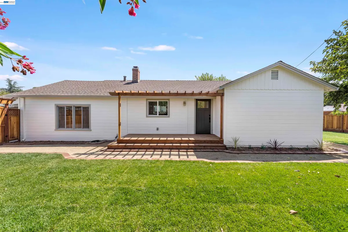 2824 Cowell Rd., Concord, CA 94518 - #1