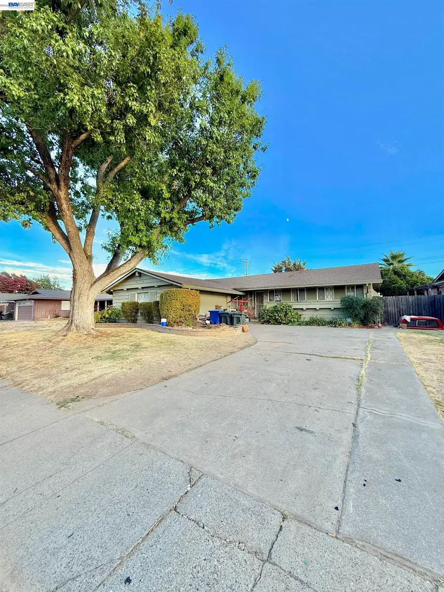 5814 Hemlock St, Sacramento, CA 95841 - #3