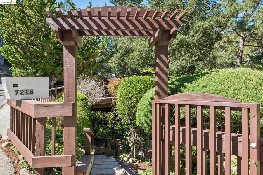 7218 Homewood Dr, Oakland, CA 94611 - #2