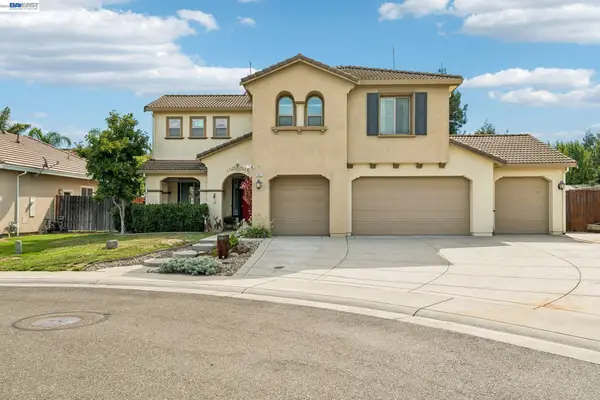 1021 Saunders Ct, GALT, CA 95632