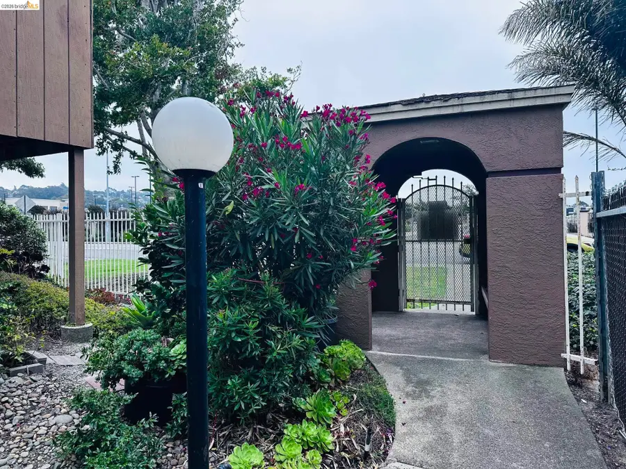 2121 Vale Rd  #17, San Pablo, CA 94806 - #3