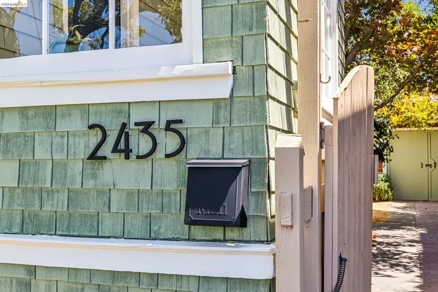 2435 Valley Street, Berkeley, CA 94702 - #3