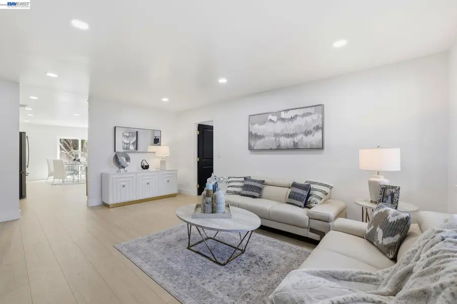 1913 Middlefield Rd, Mountain View, CA 94043 - #2