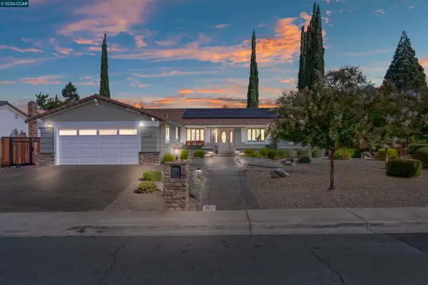 726 Bloching Circle, CLAYTON, CA 94517