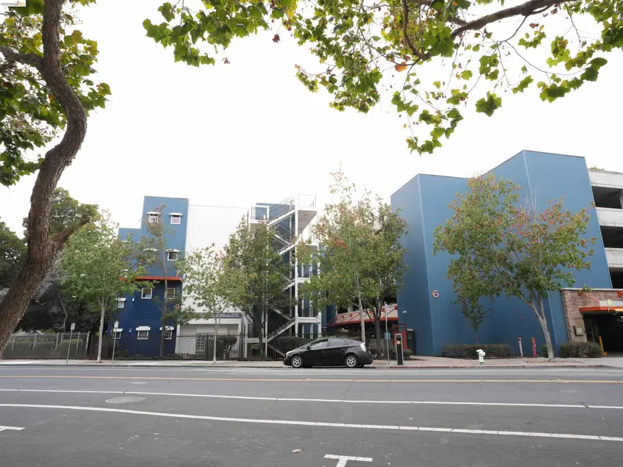 1121 40th Street  #4202, Emeryville, CA 94608 - #2