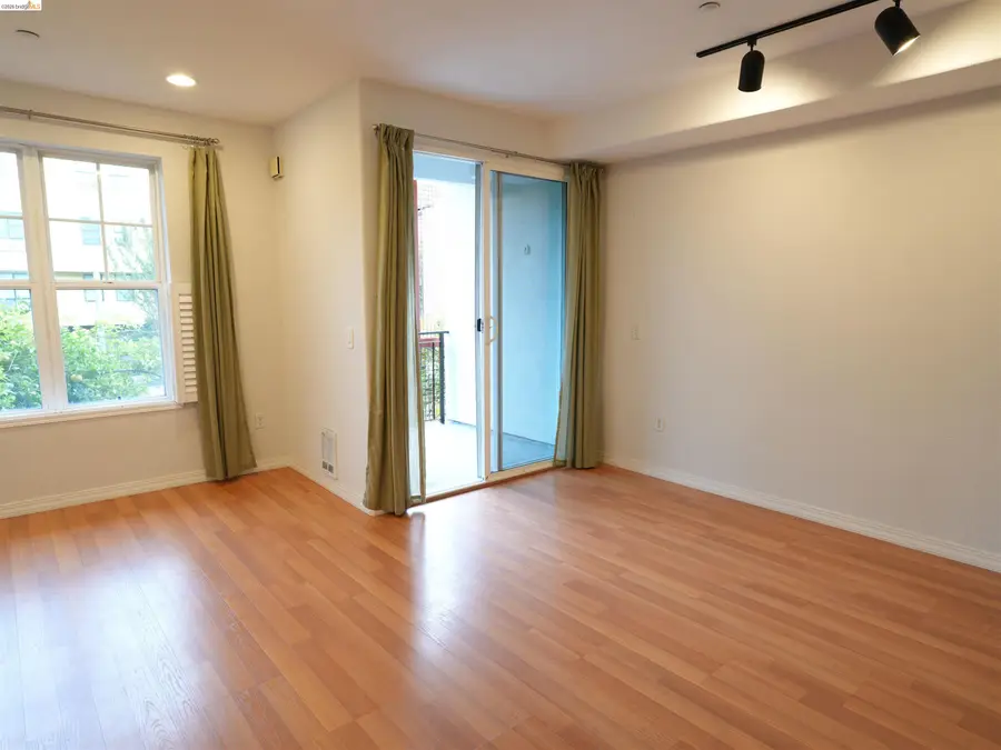 1121 40th Street  #4202, Emeryville, CA 94608 - #3