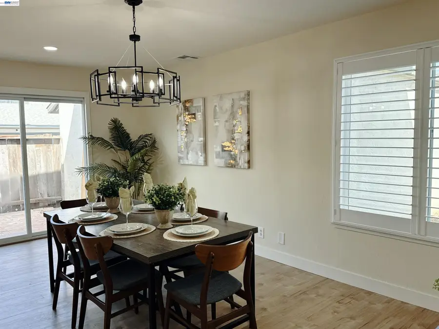4242 Lunar Way, Union City, CA 94587 - #3