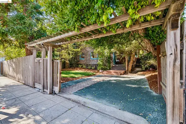 2319 Woolsey St, BERKELEY, CA 94705