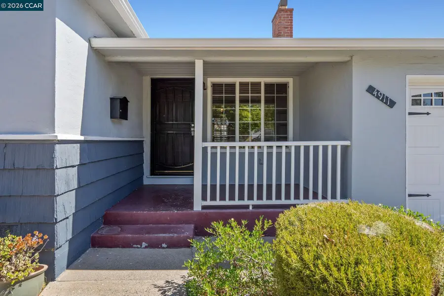4911 76th St, Sacramento, CA 95820 - #2