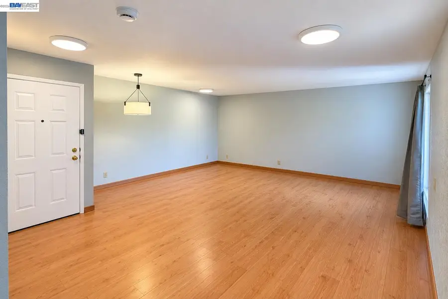 2401 Park Blvd  #10, Oakland, CA 94606 - #3