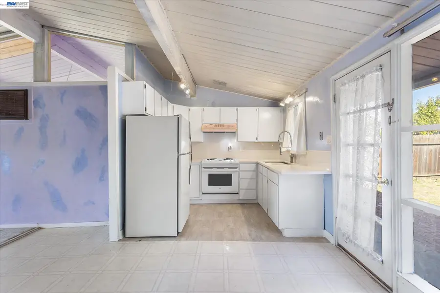 3042 Chrisland Ct, Concord, CA 94520 - #2
