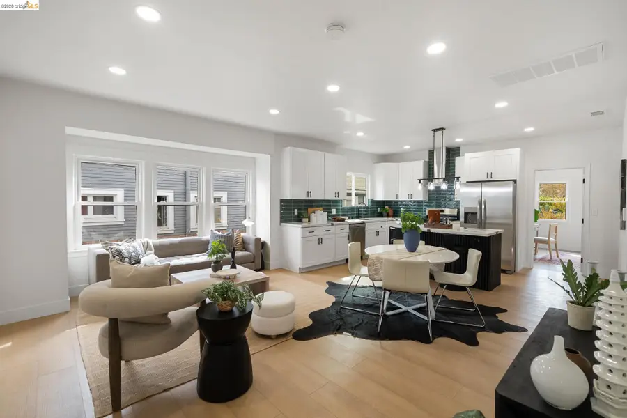 8821 Dowling St, Oakland, CA 94605 - #2