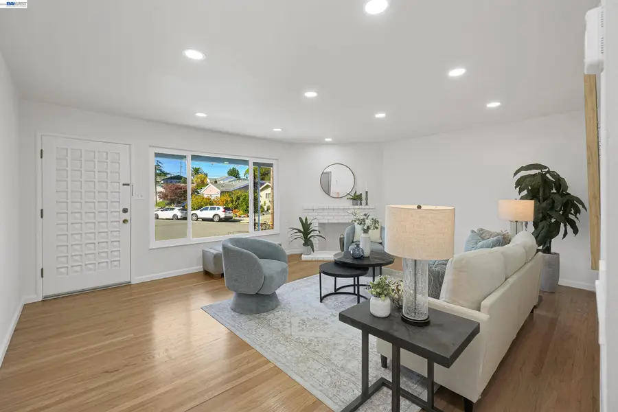 20114 Normandy Ct, Castro Valley, CA 94546 - #2