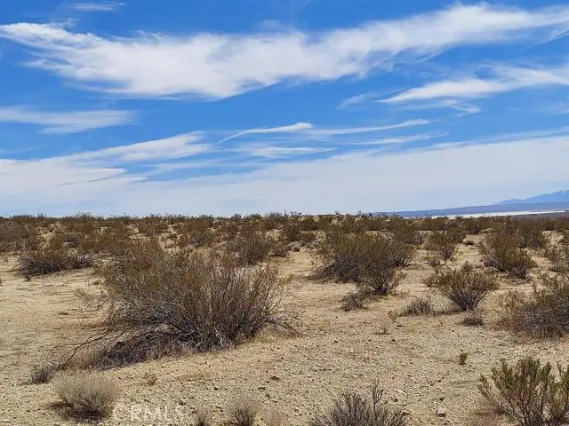 1 Locust Avenue, Edwards, CA 93523 - #2